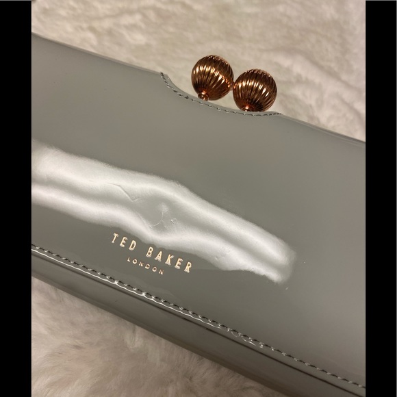 NWT! Yes Baker London Grey (mint green) Wallet - Picture 11 of 14